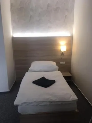 Hotel Trim パルドゥビツェ