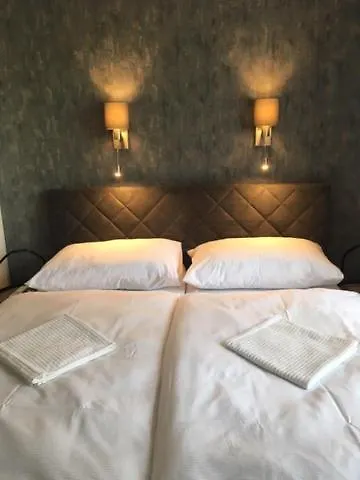 Hotel Trim パルドゥビツェ